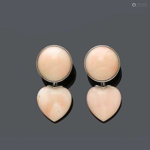 BOUCLES D'OREILLES EN DIAMANT CORAIL. Or blanc 750, 37g. Élé...