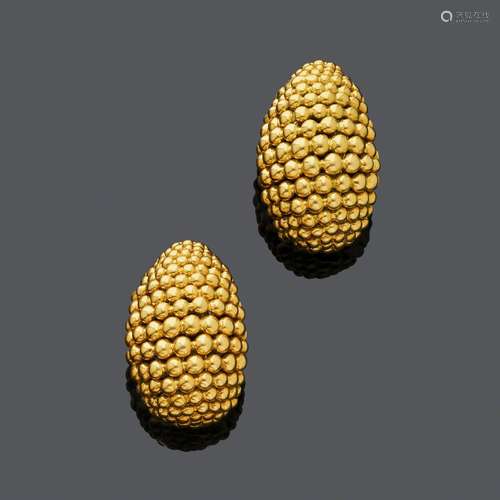 BOUCLES D'OREILLES EN OR, SABBADINI. Or jaune 750, 36g. Bouc...