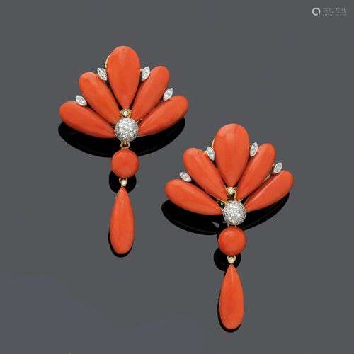 BOUCLES D'OREILLES EN DIAMANT CORAIL. Or jaune et blanc 585,...