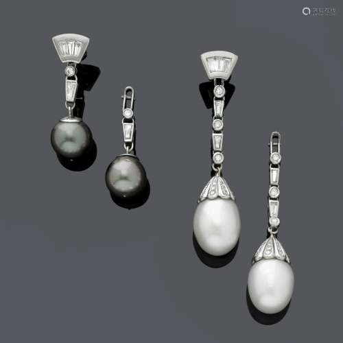 BOUCLES D'OREILLES EN PERLES ET DIAMANTS. Or blanc 750, 27g....