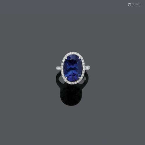 BAGUE EN DIAMANT TANZANITE. Platinum 950, 12g. Bague d'une é...