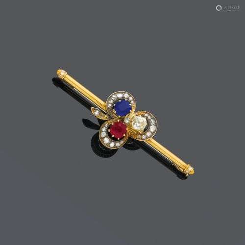 SPINEL-SAPHIR-DIAMANT-BROOCH, vers 1900.Or jaune, rose et bl...