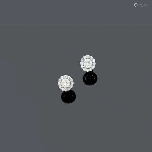 BOUCLES D'OREILLES EN DIAMANT. Or blanc 750, 3g. Clous d'ore...