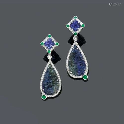 BOUCLES D'OREILLES TANZANITE TSAVORITE DIAMANT. Or blanc 750...