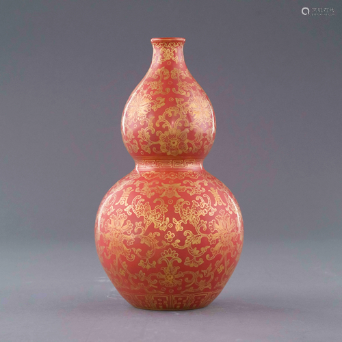 QIANLONG GILT FLORAL OVER RED DOUBVLE GOURD VASE