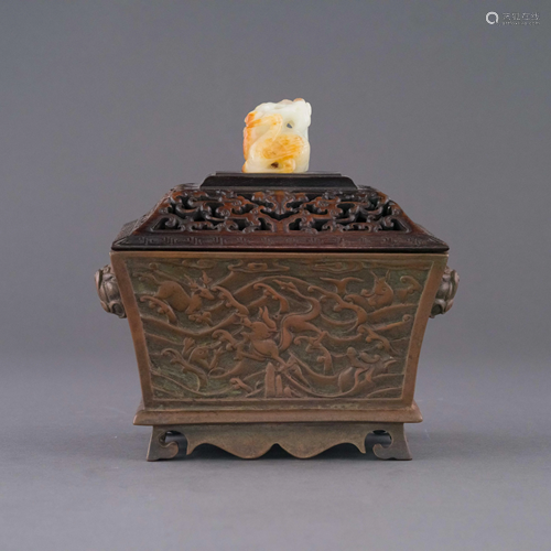 MING BRONZE SQUARE CENSER & JADE FINIAL