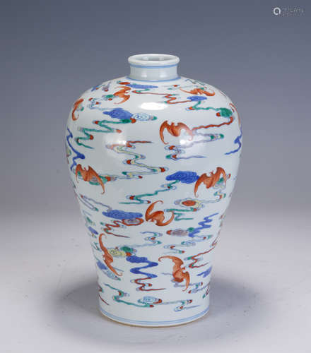 A CHINESE BLUE AND WHITE IRON-RED PORCELAIN VASE