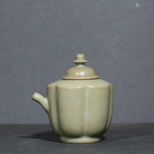 Yue ware Pot, Song Dynasty, China