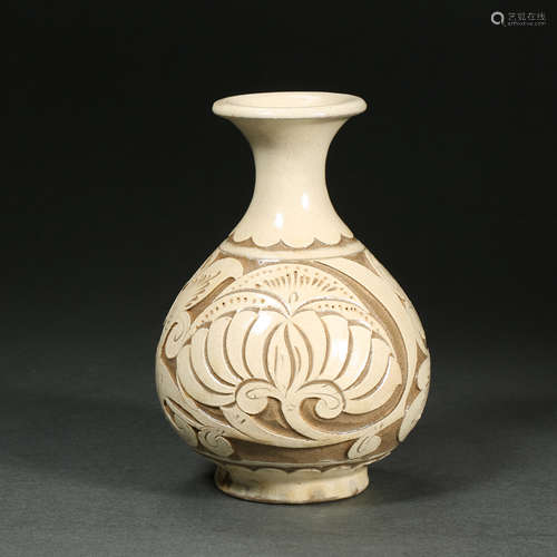 Chinese Song Dynasty Cizhou ware Carved Vase