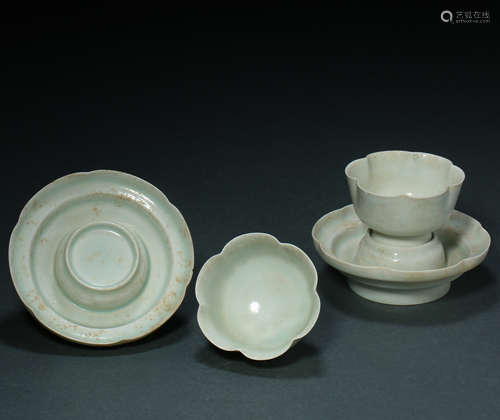 SONG DYNASTY, A PAIR OF PORCELAIN CUP AND SAUCER