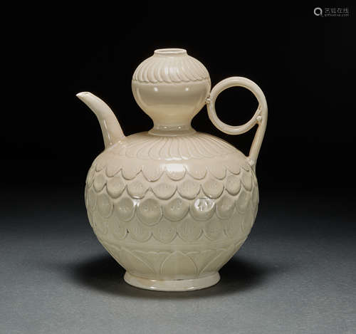 LIAO DYNASTY, PORCELAIN FLAGON