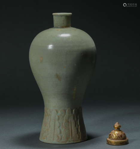 CELADON PLUM VASE, SONG AND YUAN DYNASTY