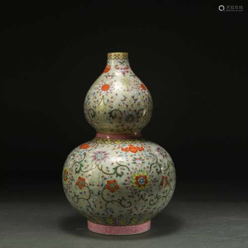 QING DYNASTY, FAMILLE ROSE GOURD BOTTLE