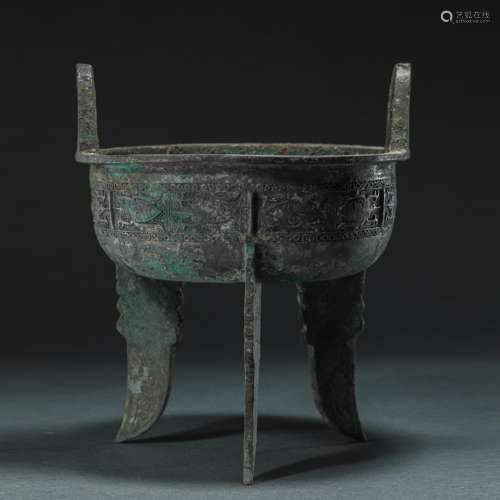 BRONZE FLAT-FOOTED TRIPOD DING, THE WESTERN ZHOU DYNASTY