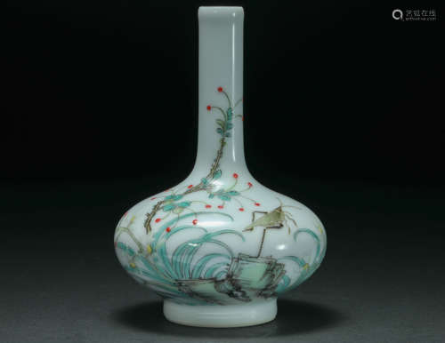 QING DYNASTY, FAMILLE ROSE FLOWER AND BIRD VASE