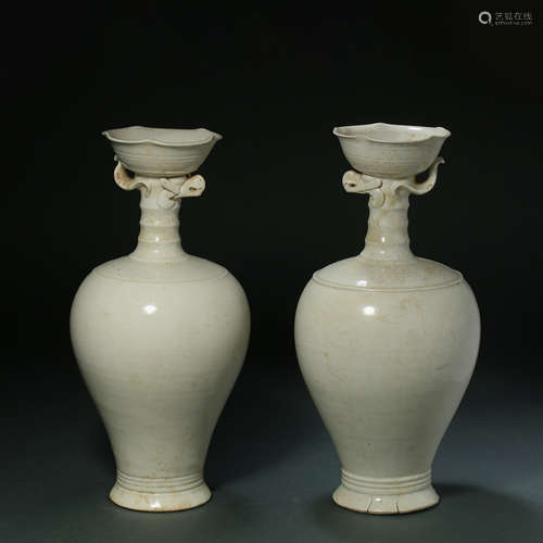 A PAIR OF PORCELAIN VASE, IN THE LIAO AND JIN PERIOD