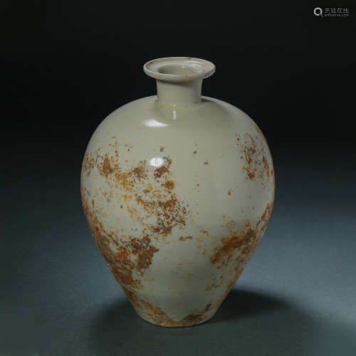SONG DYNASTY, DING WARE VASE