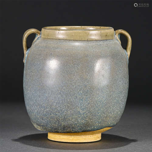 A CHINESE JUN-TYPE PORCELAIN JAR WITH DOUBLE HANDLES