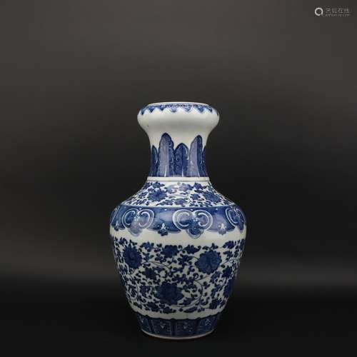 Blue-and-white Garlic-head-shaped Vase