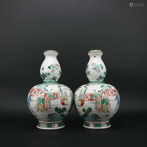 A Pair of Multicolored Gourd-shaped Vases