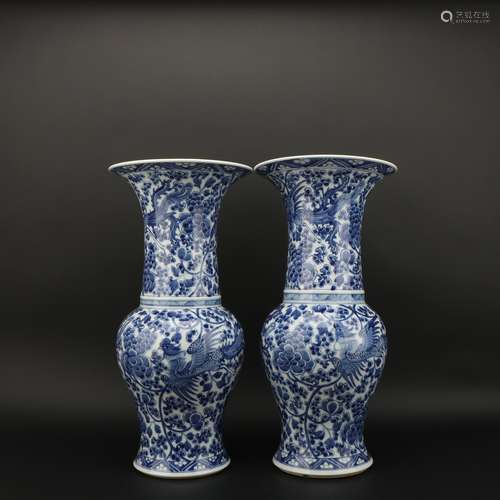 A Pair of Blue-and-white Zun Vessels