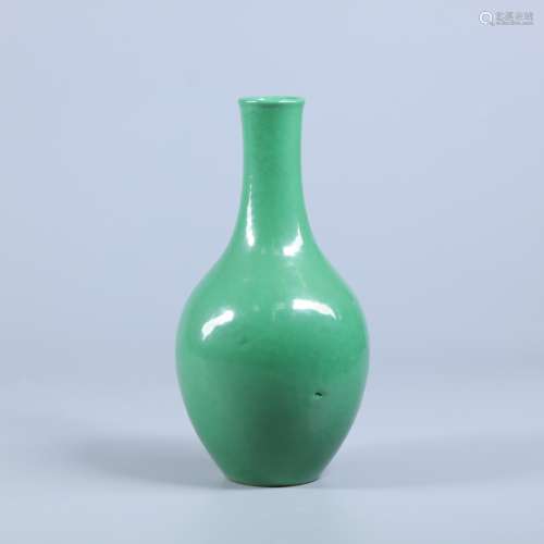 绿釉橄榄瓶