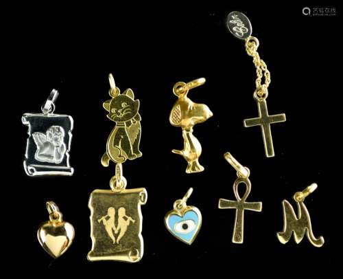 Lot of nine pendants or charms 18 kt gold (8 pendants: 7.8 g...