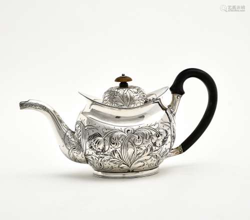 Teapot DENMARK, EARLY 19TH CENTURY silver with floral dŽcor,...