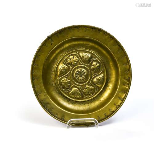 Offering plate 17TH CENTURY WORK copper, with embossed grape...