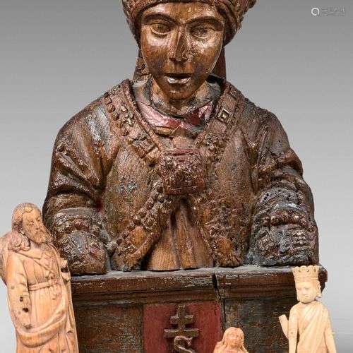Buste reliquaire en bois sculpté polychrome représentant sai...