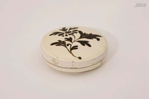 A Cizhou Ware Floral Powder Box with Lid