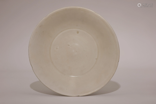 A Xing Ware White Glazed Plate