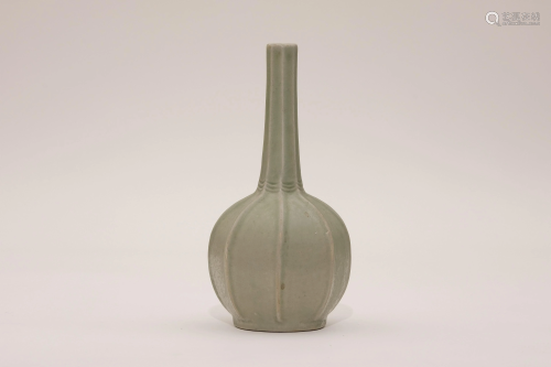 An Yue Ware Octagonal Long Neck Vase