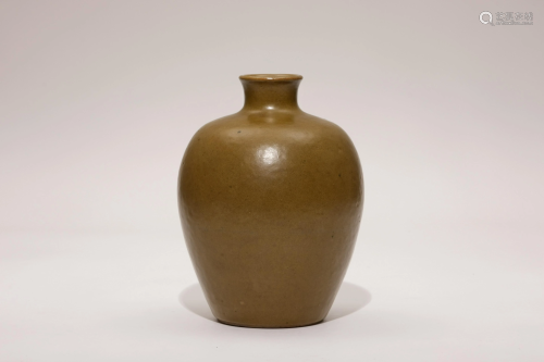 A Teadust-Glaze Meipin Vase