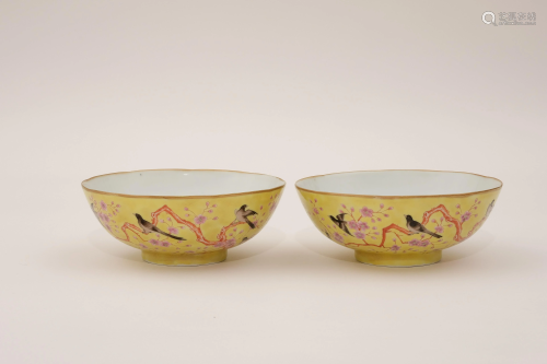 A Pair of Magpie Magpie on the Plum Bowl with Tongzhi