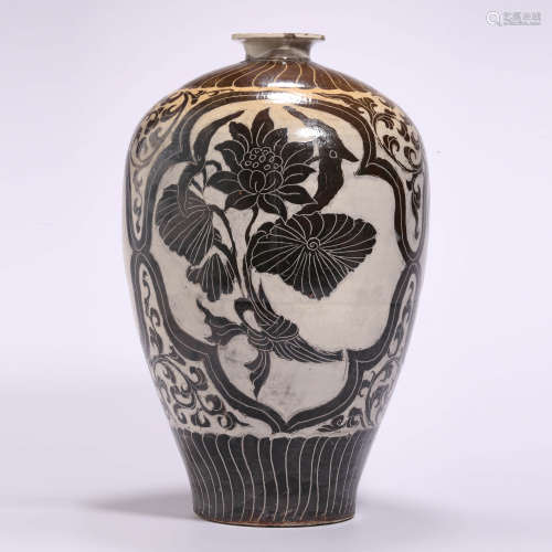 A Cizhou Kiln Sgraffiato Floral Meiping Vase