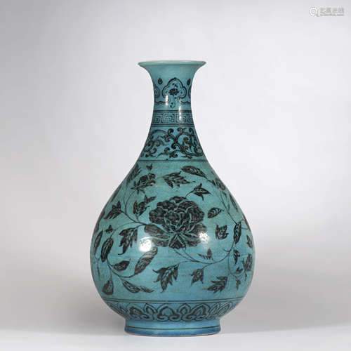 An Underglaze-Blue And Peacock-Green-Glaze Interlocking Lotu...