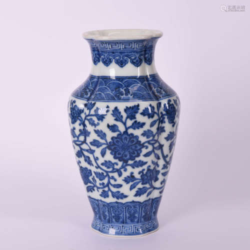 A Blue And White Interlocking Flowers Lobed Vase