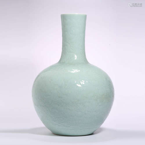 An Incised Celadon-Glaze Dragon Tianqiuping