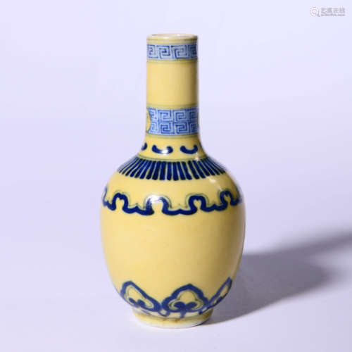 An Underglaze-Blue And Yellow-Ground Necked Vase