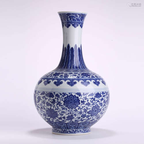 A Blue And White Interlocking Lotus Bottle Vase