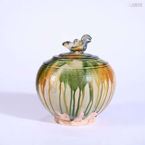 A Sancai-Glazed Bird-Finial Jar