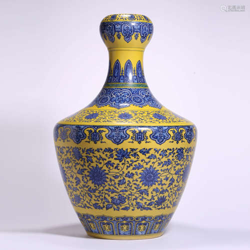 An Underglaze-Blue And Yellow-Ground Necked Vase