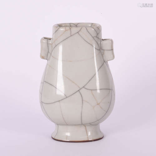 A Ge Type Pierced Vase