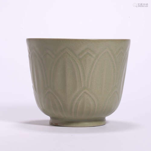 A Zhanggongxiang Kiln Lotus-Petal-Form Bowl