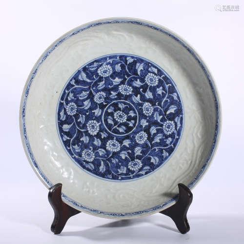 Blue and white flower pattern plate of Yuan Dynasty