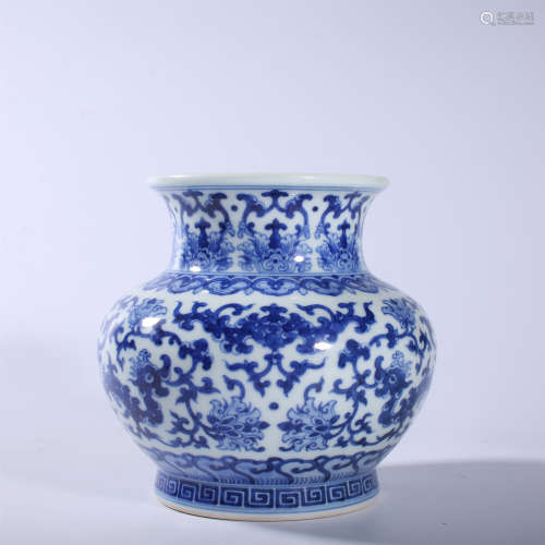 Qing Dynasty Jiaqing blue and white lotus vase