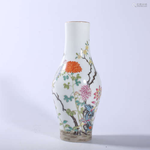 Qing Dynasty Jiaqing pink flower pattern olive bottle