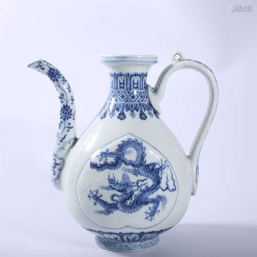 Xuande blue and white wine pot in Ming Dynasty