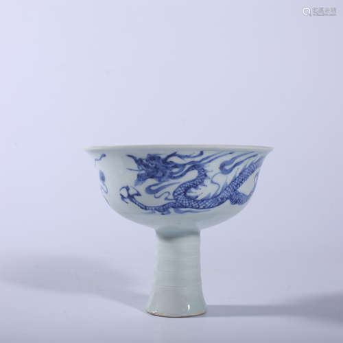 Blue and white dragon design Gaozu cup of Yuan Dynasty